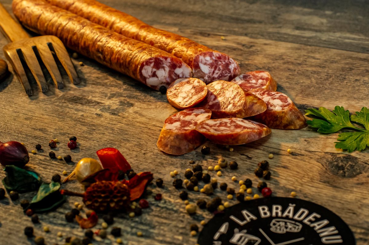 Cârnați subțiri de porc