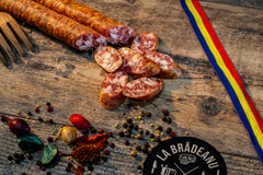 Cârnați subțiri de porc