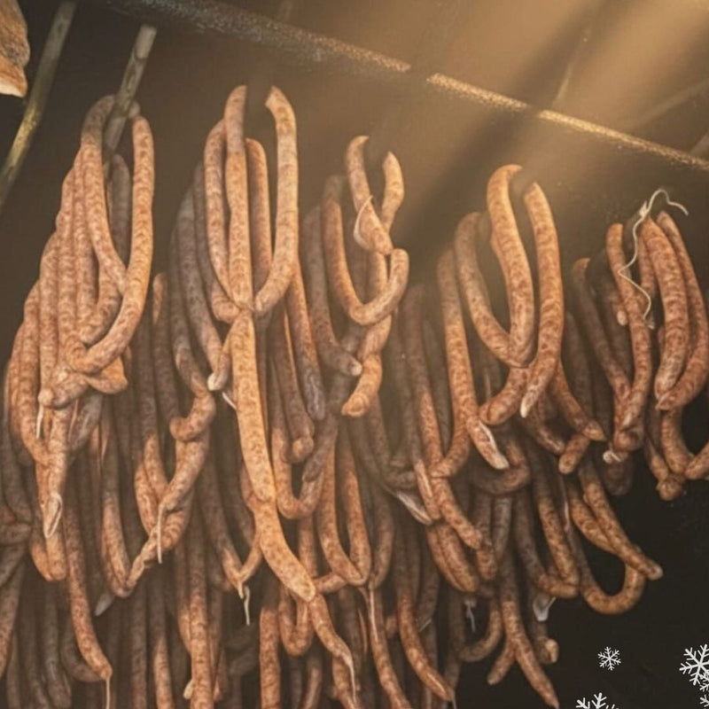 Cârnați de casă semi-afumați